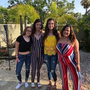 Meet your Posher, Halee